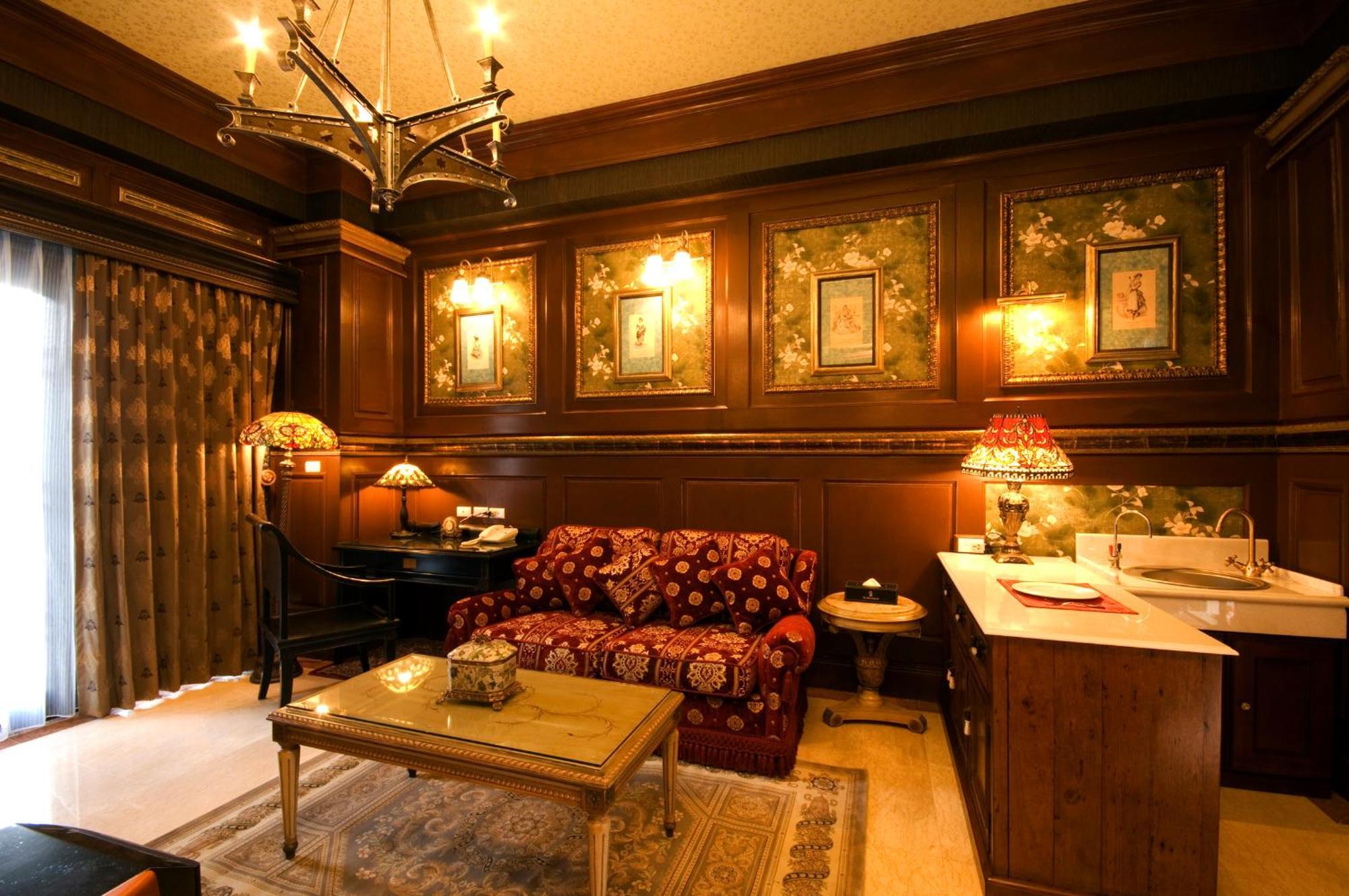 The Old England Manor Appartamento Ren'ai Esterno foto